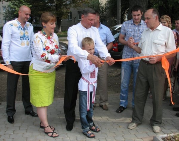 У Луцьку відкрили новий сквер. ФОТО